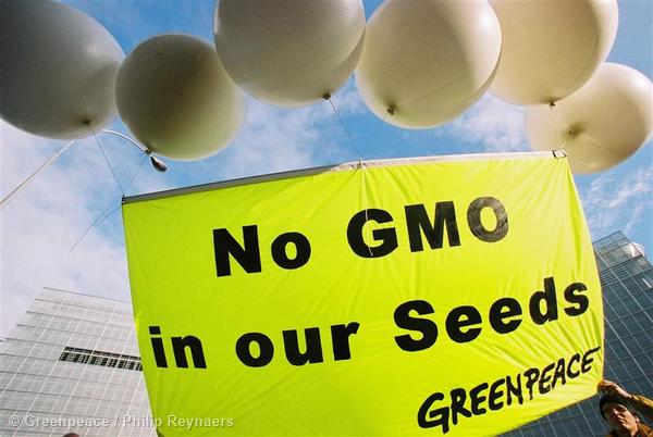 No al progetto della UE per aprire porte agli OGM